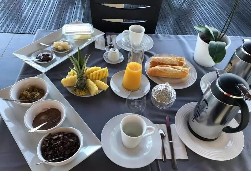 تختخواب و صبحانه Ferme L Eau De Coco