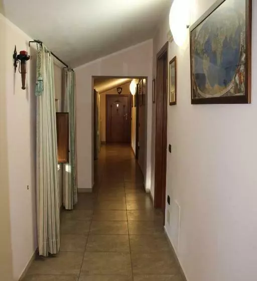 Aamiaismajoitus (B&B) Il Castello Dei Templari