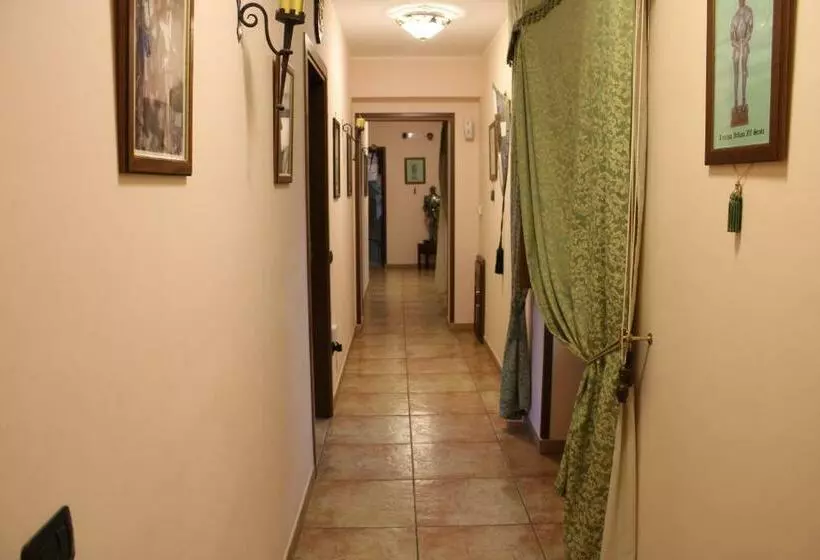 Aamiaismajoitus (B&B) Il Castello Dei Templari