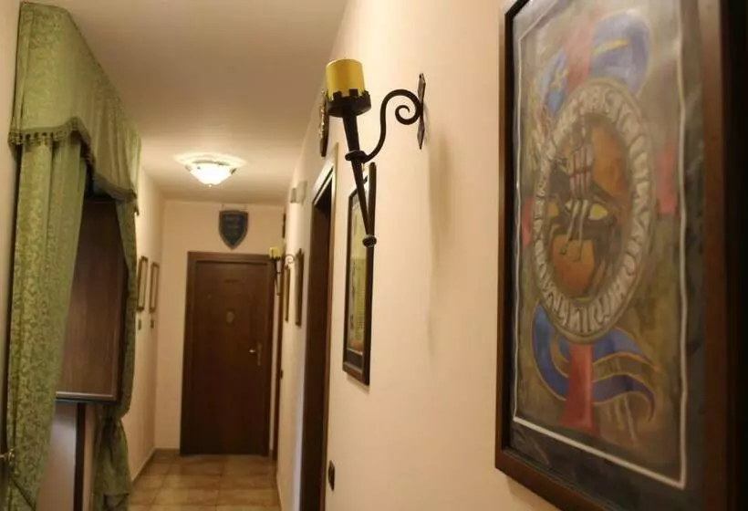 Aamiaismajoitus (B&B) Il Castello Dei Templari