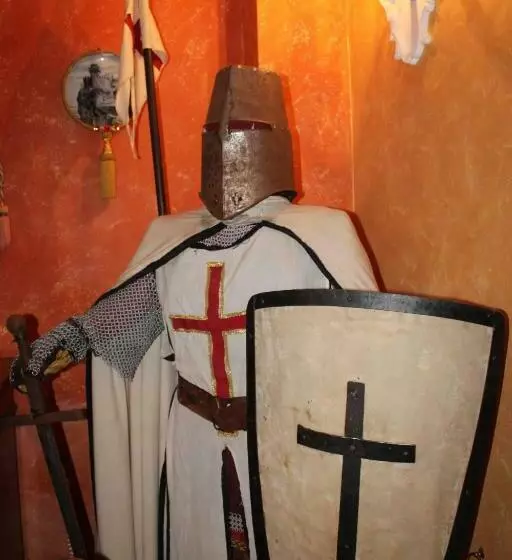 Aamiaismajoitus (B&B) Il Castello Dei Templari