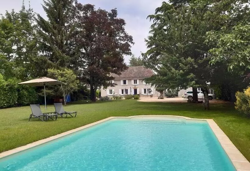 Aamiaismajoitus (B&B) Le Domaine Du Chaffard