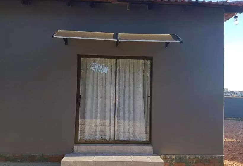 Aamiaismajoitus (B&B) Mzet Guest House