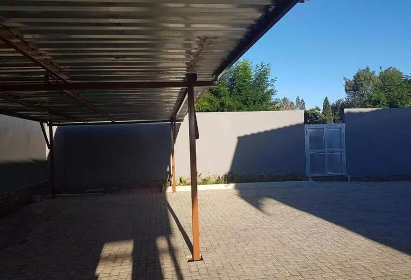 Aamiaismajoitus (B&B) Mzet Guest House