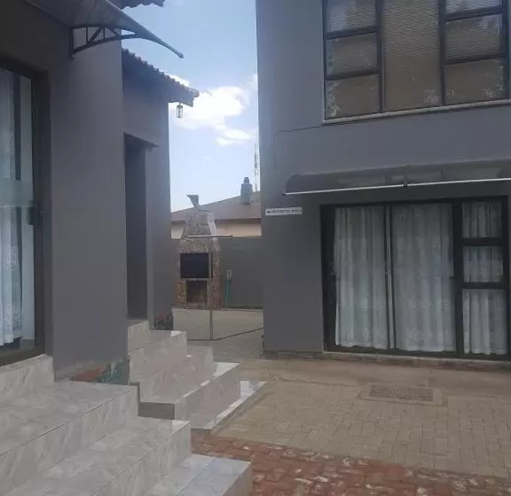 Aamiaismajoitus (B&B) Mzet Guest House