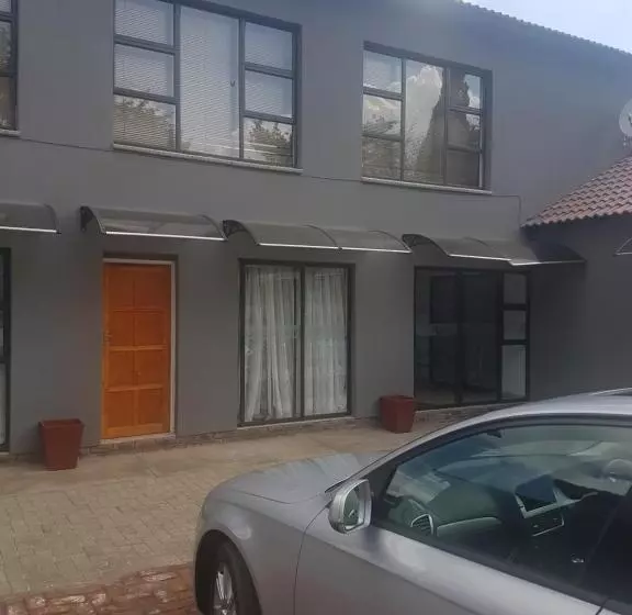 Aamiaismajoitus (B&B) Mzet Guest House