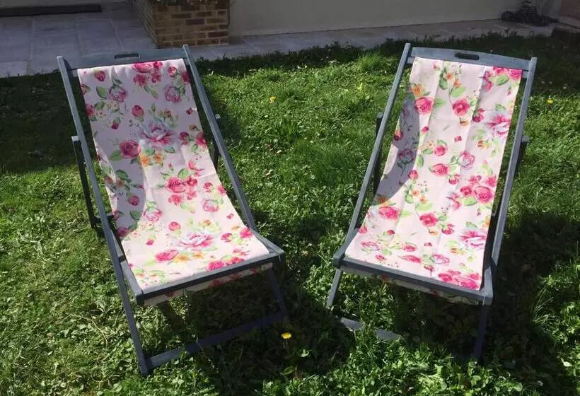 Aamiaismajoitus (B&B) Rose Garden Mezzanine