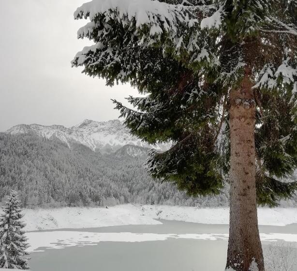 Elison On The Lake B&b