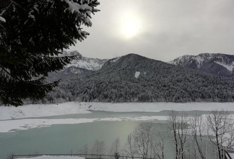 Elison On The Lake B&b