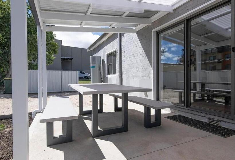 Mcnamara Lane Large Cbd Home Freshly Renovated 7 Smart Tv S Sleeps 11