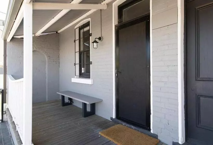 Mcnamara Lane Large Cbd Home Freshly Renovated 7 Smart Tv S Sleeps 11