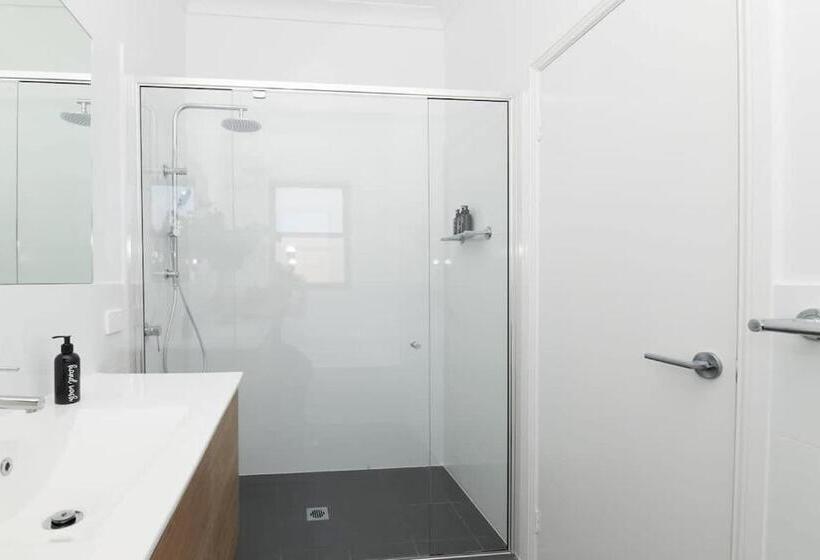 Mcnamara Lane Large Cbd Home Freshly Renovated 7 Smart Tv S Sleeps 11