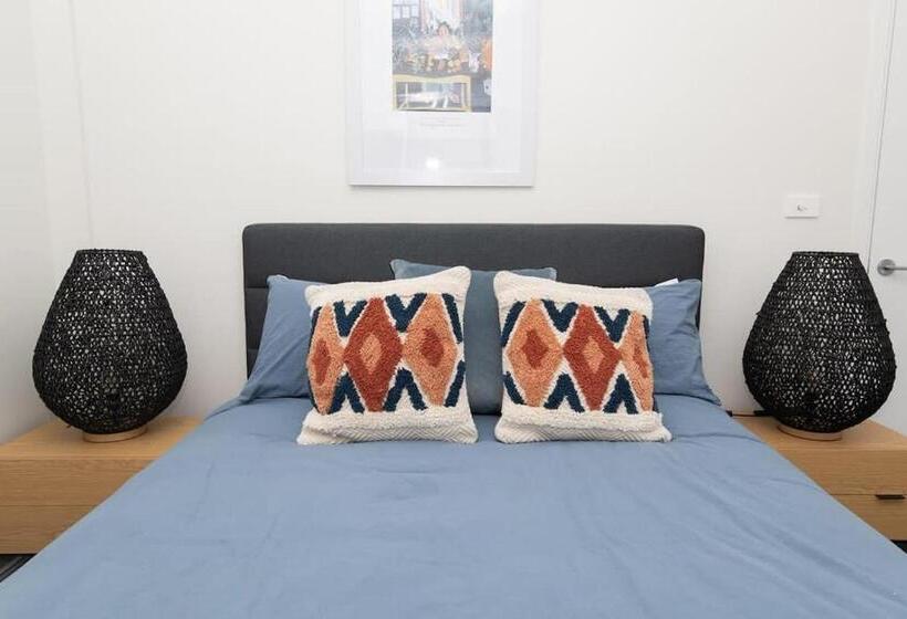 Mcnamara Lane Large Cbd Home Freshly Renovated 7 Smart Tv S Sleeps 11