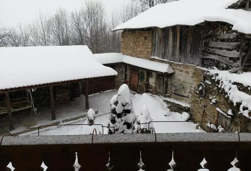 ペンション къща за гости чичарите