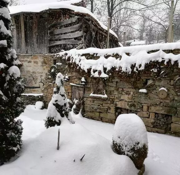 ペンション къща за гости чичарите