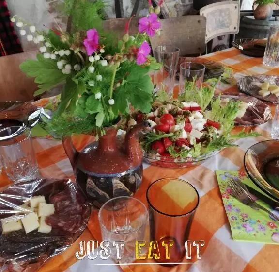 ペンション къща за гости чичарите