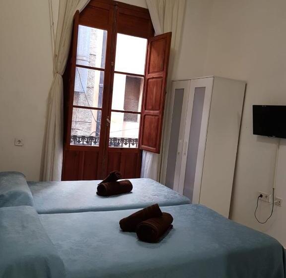 پانسیون Plaza Redonda Brugada Home