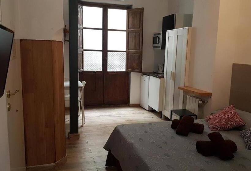 پانسیون Plaza Redonda Brugada Home