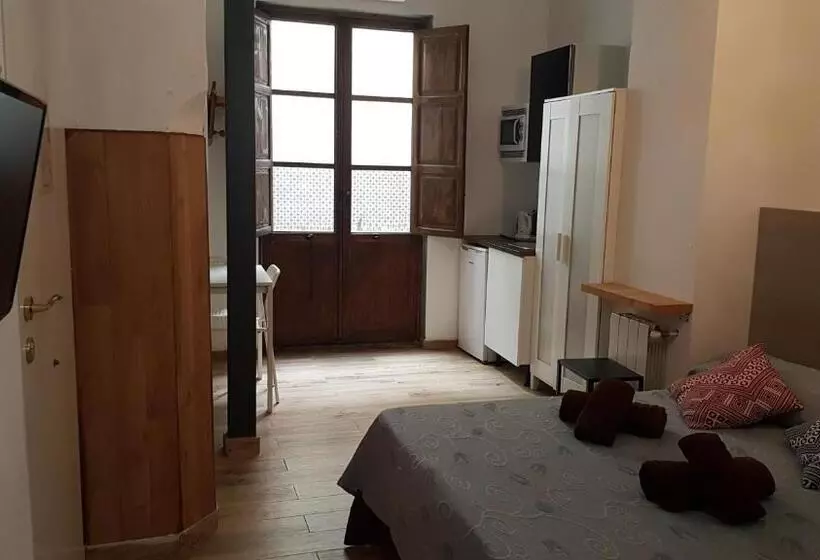 پانسیون Plaza Redonda Brugada Home