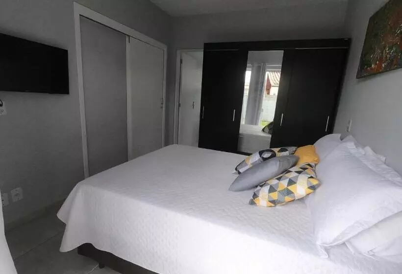 Rosa Surf Hostel & Food