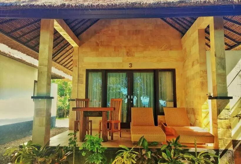 Retkeilymaja Jemeluk Beach Bungalows