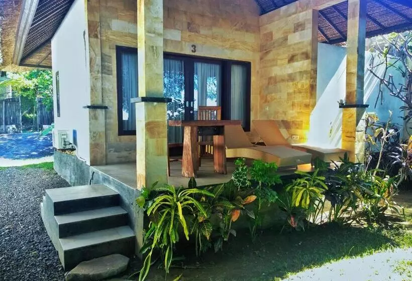 Retkeilymaja Jemeluk Beach Bungalows