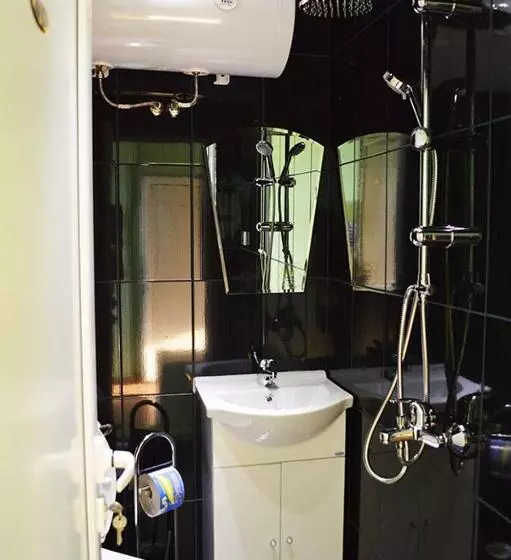 ペンション къща за гости черната роза