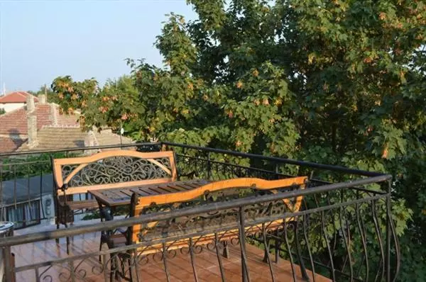 ペンション къща за гости черната роза