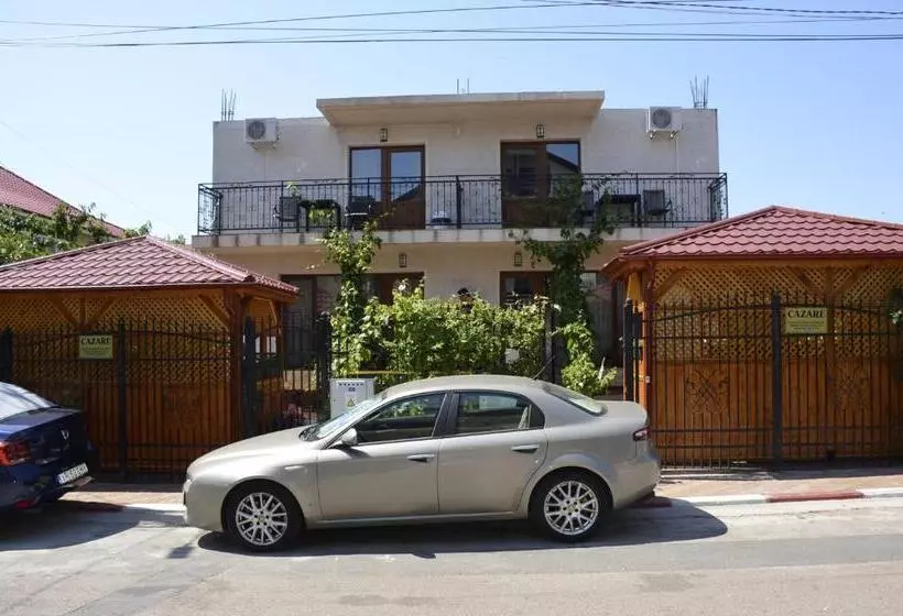 ペンション Casa Sarofin