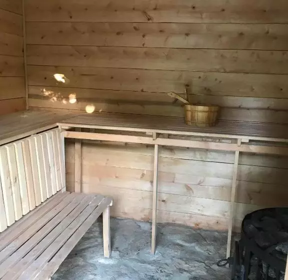 Majatalo Mohatetős Lombház