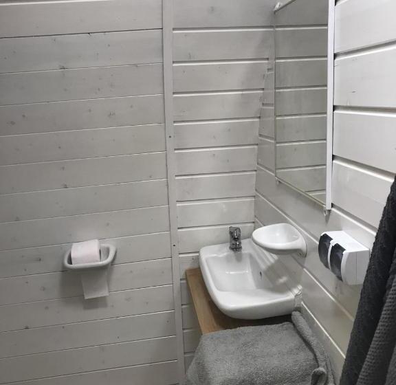 ペンション Mohatetős Lombház