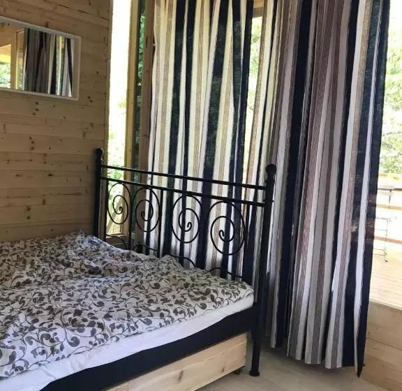 Majatalo Mohatetős Lombház