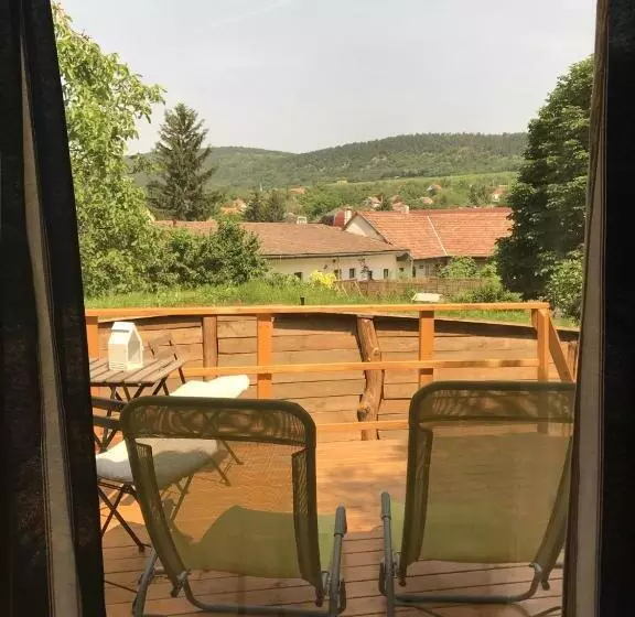 Majatalo Mohatetős Lombház