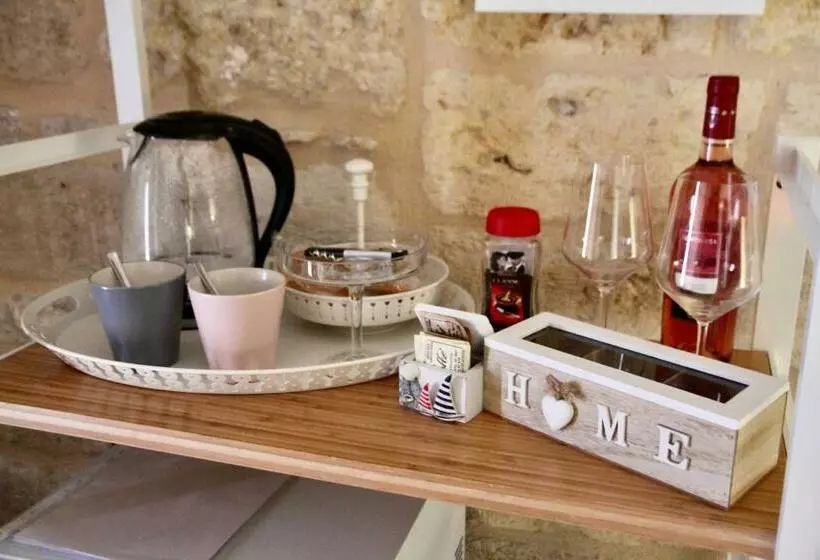 تختخواب و صبحانه La Stanza