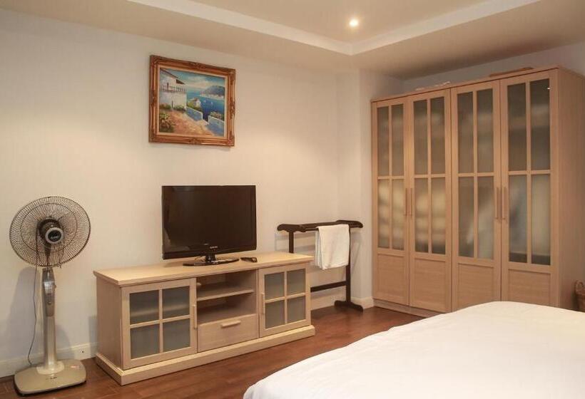 Jomtien Beach Penthouses Condo