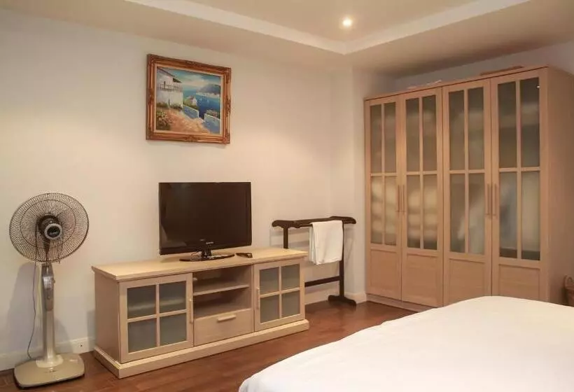 Jomtien Beach Penthouses Condo