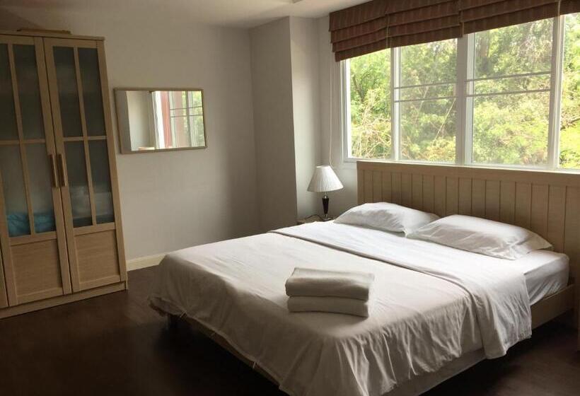 Jomtien Beach Penthouses Condo