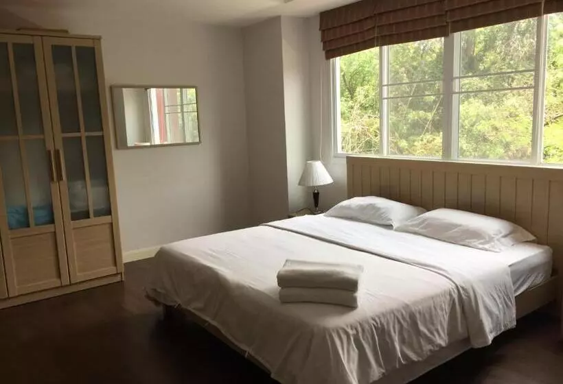 Jomtien Beach Penthouses Condo