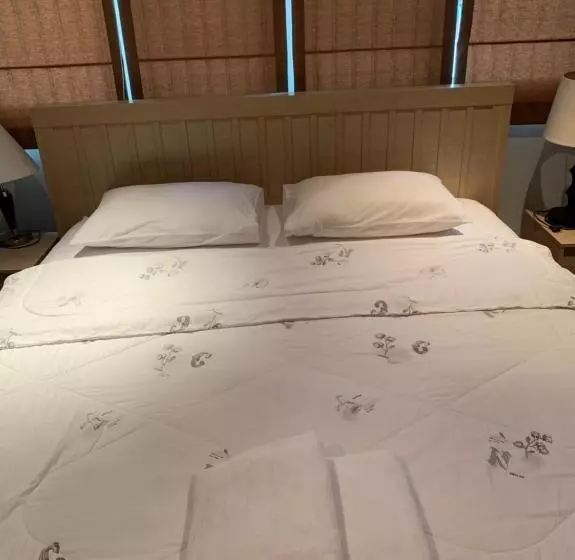 Jomtien Beach Penthouses Condo