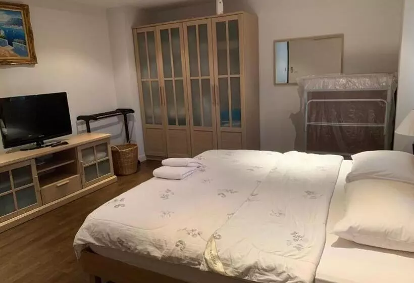 Jomtien Beach Penthouses Condo