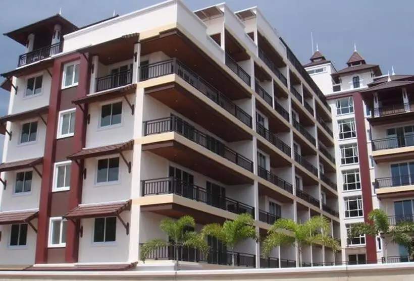Jomtien Beach Penthouses Condo