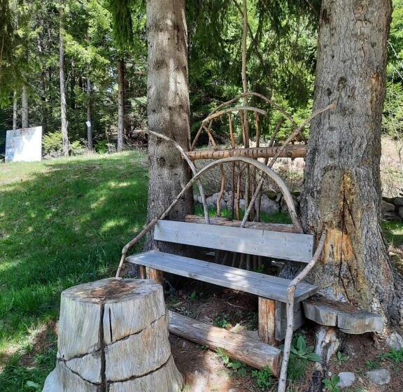 Lusi Holiday, смолянски езера