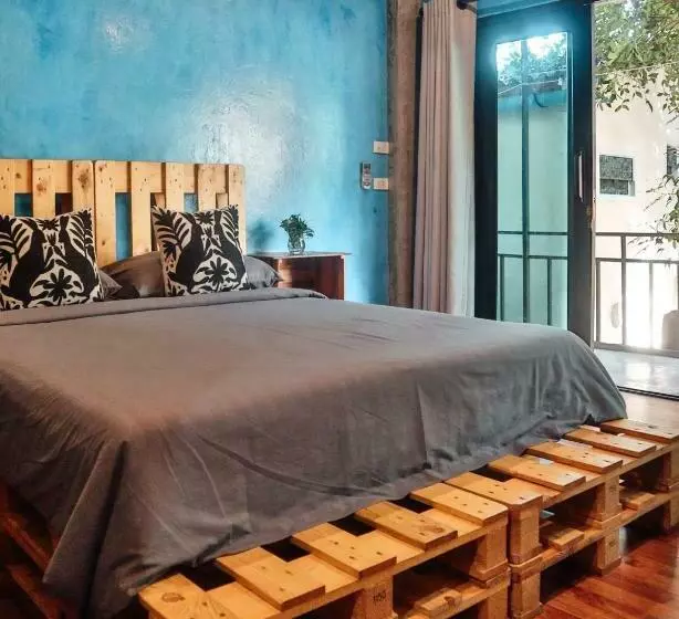 Majatalo Baan Rabieng Talay Homestayบ้านระเบียงทะเล โฮมสเตย์เกาะกูด