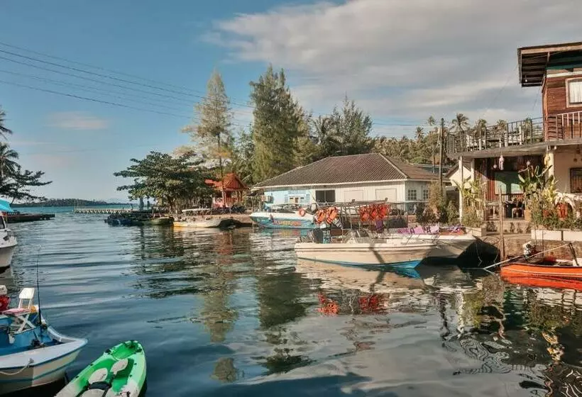 Majatalo Baan Rabieng Talay Homestayบ้านระเบียงทะเล โฮมสเตย์เกาะกูด