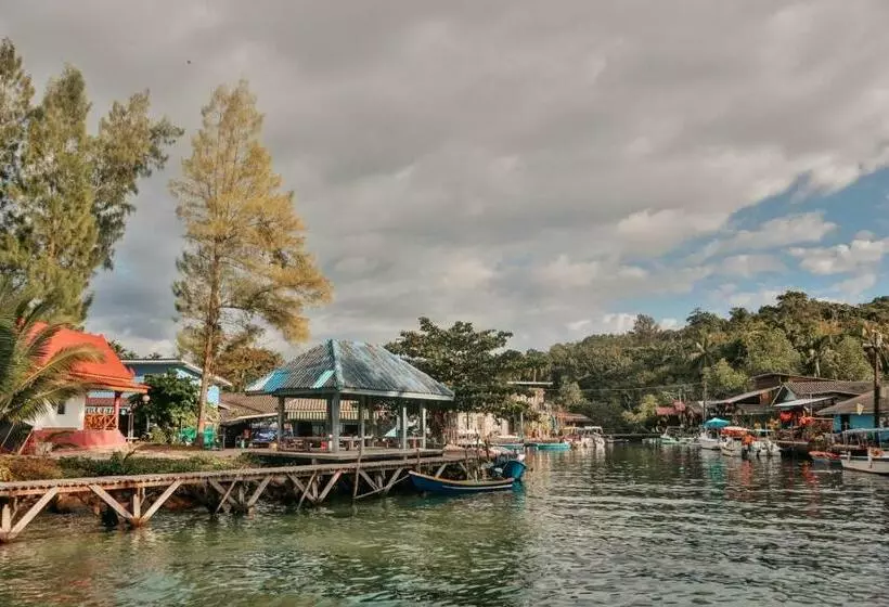 Majatalo Baan Rabieng Talay Homestayบ้านระเบียงทะเล โฮมสเตย์เกาะกูด
