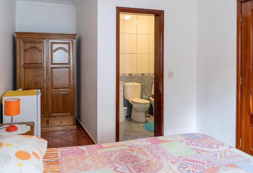 بنسيون Casa Do Eido