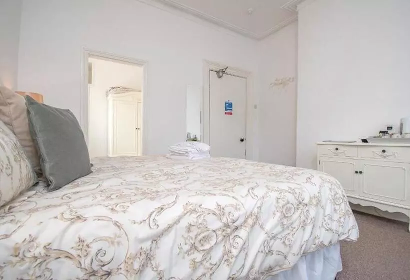 Majatalo Dolafon Guest House