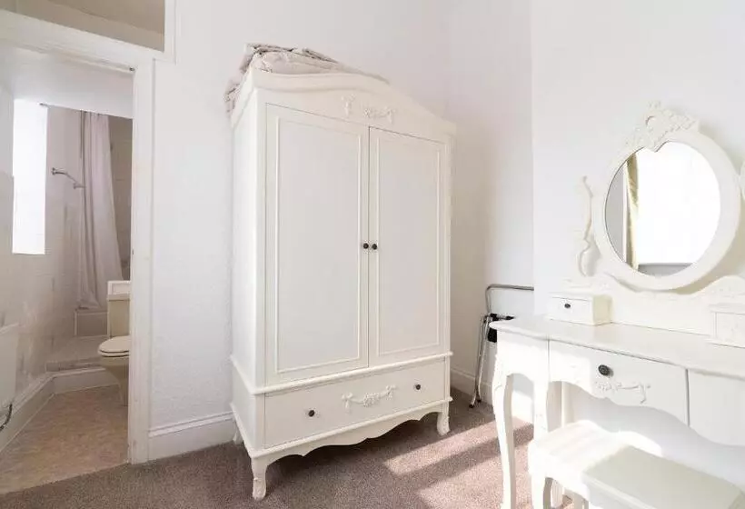 Majatalo Dolafon Guest House