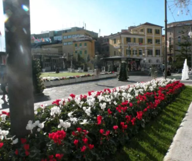 Majatalo Les Chambres De La Place