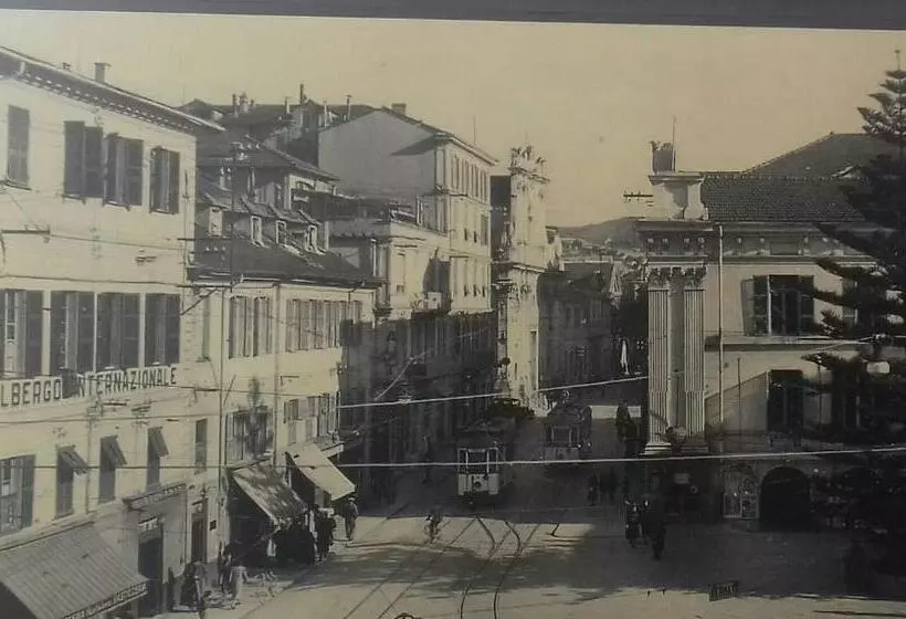 Majatalo Les Chambres De La Place